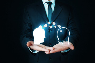 沉木放在鱼缸里水发黄怎么办