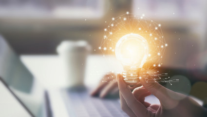 沉木放在鱼缸里水发黄怎么办