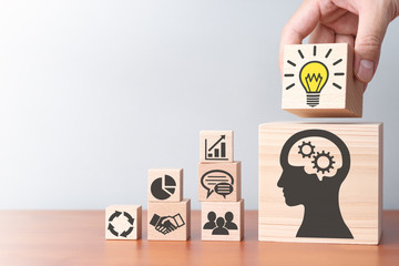 大货车刹车片着火火了怎么办