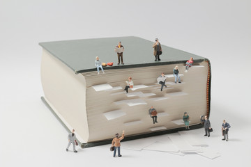 年满70的老人可以办理深圳居住证吗