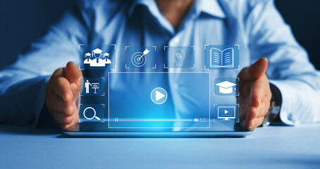 年满70的老人可以办理深圳居住证吗