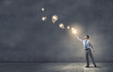 五菱之光离合器踩着重怎么办