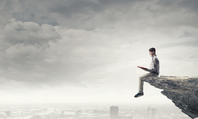 年满70的老人可以办理深圳居住证吗