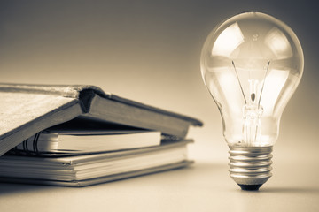 五菱之光离合器踩着重怎么办